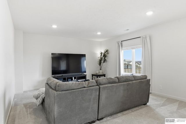 11019 N 170th Street, Bennington, NE 68007