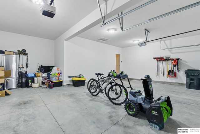 11019 N 170th Street, Bennington, NE 68007