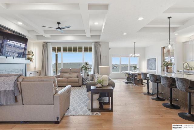 11019 N 170th Street, Bennington, NE 68007