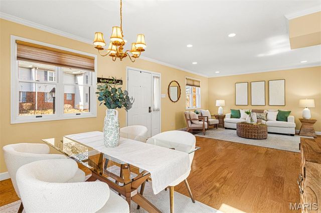 9044 W Swan Circle, Brentwood, MO 63144