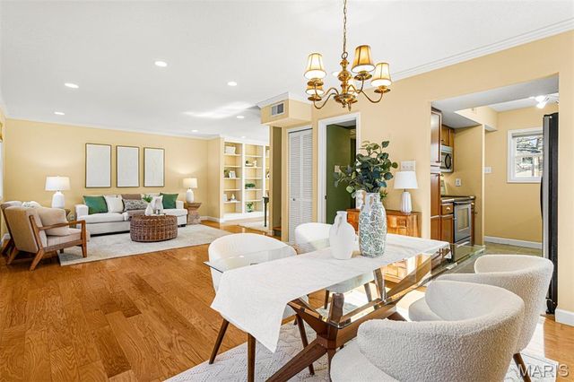 9044 W Swan Circle, Brentwood, MO 63144