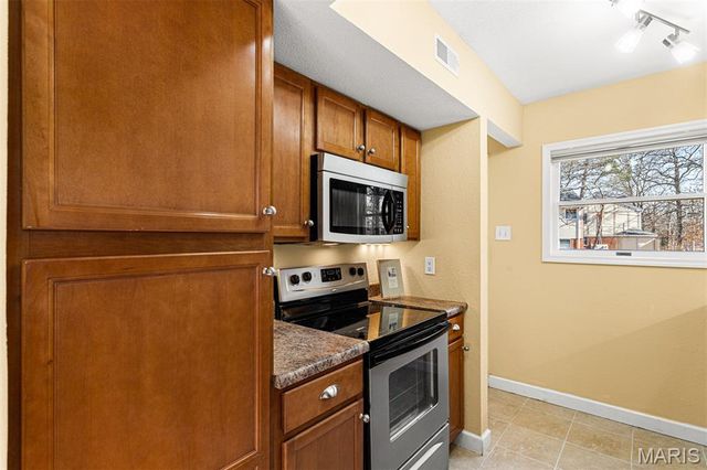 9044 W Swan Circle, Brentwood, MO 63144