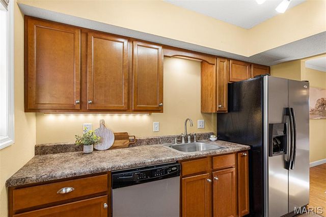 9044 W Swan Circle, Brentwood, MO 63144