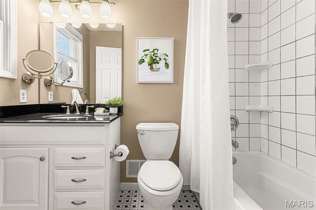 9044 W Swan Circle, Brentwood, MO 63144