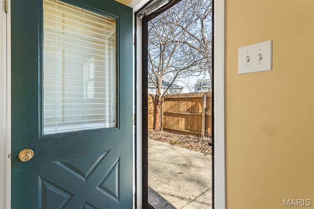 9044 W Swan Circle, Brentwood, MO 63144