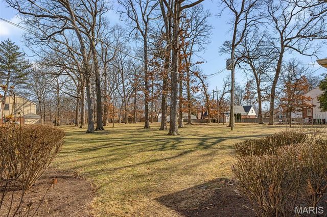 9044 W Swan Circle, Brentwood, MO 63144