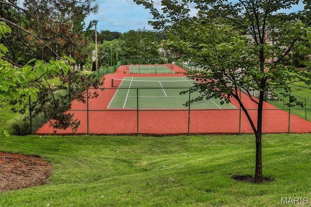 9044 W Swan Circle, Brentwood, MO 63144