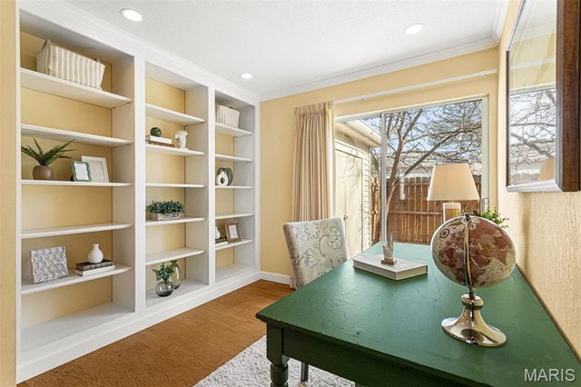 9044 W Swan Circle, Brentwood, MO 63144