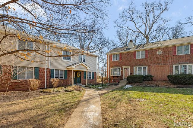 9044 W Swan Circle, Brentwood, MO 63144