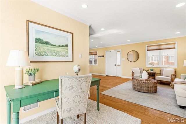 9044 W Swan Circle, Brentwood, MO 63144