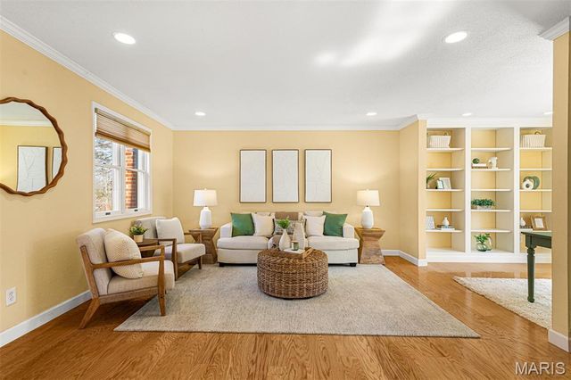 9044 W Swan Circle, Brentwood, MO 63144