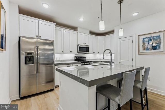 6107 FAIRVIEW FARM DR #306, Alexandria, VA 22315