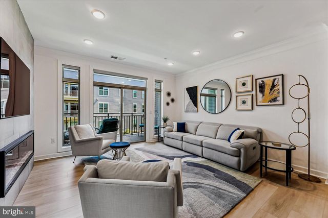 6107 FAIRVIEW FARM DR #306, Alexandria, VA 22315