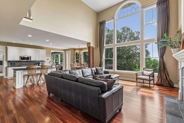 18221 Overland Trail, Eden Prairie, MN 55347