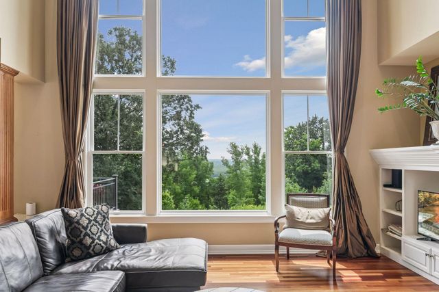 18221 Overland Trail, Eden Prairie, MN 55347