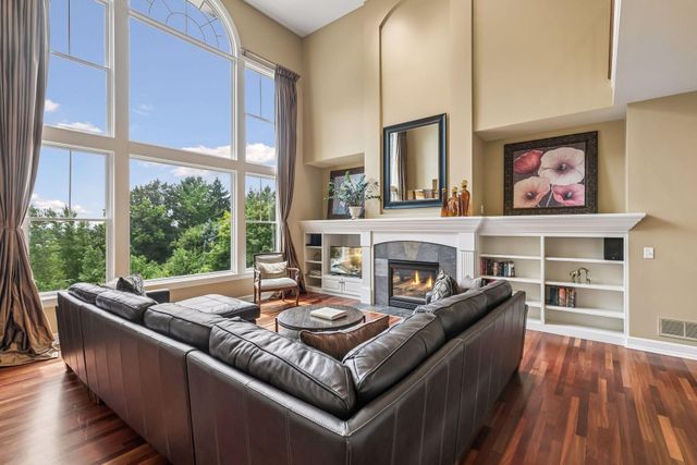 18221 Overland Trail, Eden Prairie, MN 55347
