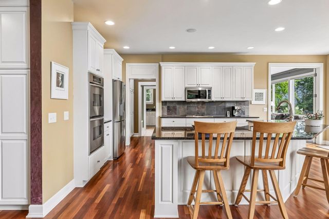 18221 Overland Trail, Eden Prairie, MN 55347