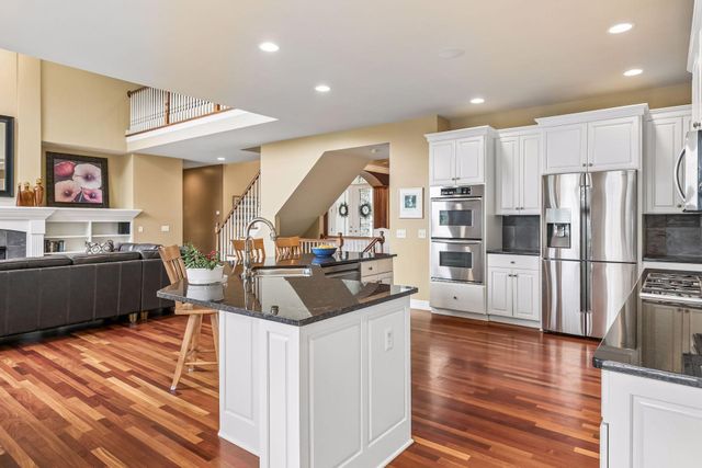 18221 Overland Trail, Eden Prairie, MN 55347