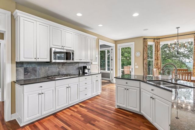 18221 Overland Trail, Eden Prairie, MN 55347