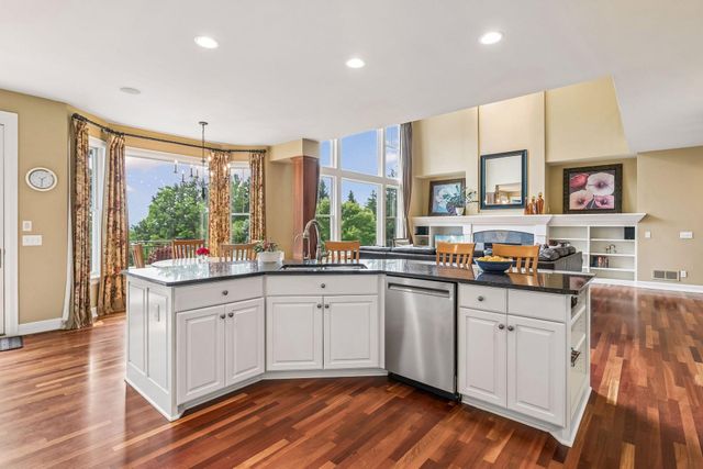 18221 Overland Trail, Eden Prairie, MN 55347