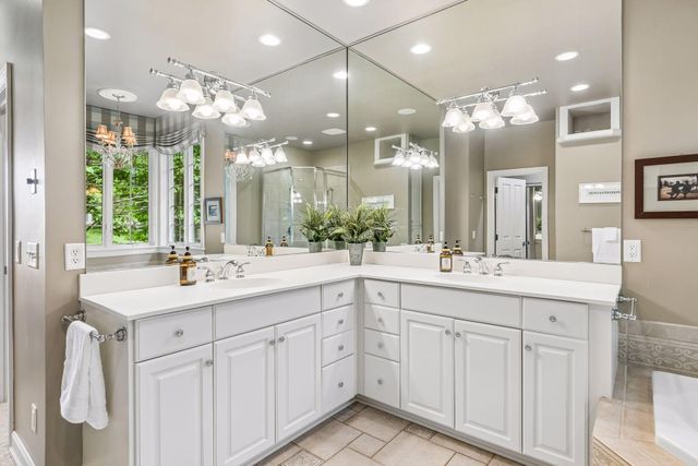 18221 Overland Trail, Eden Prairie, MN 55347