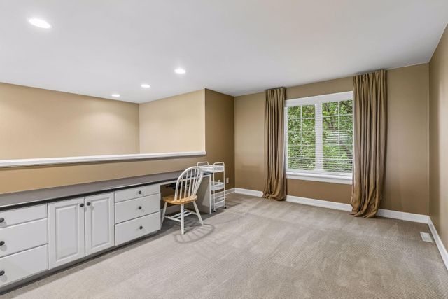 18221 Overland Trail, Eden Prairie, MN 55347