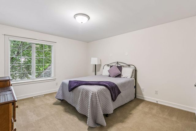18221 Overland Trail, Eden Prairie, MN 55347
