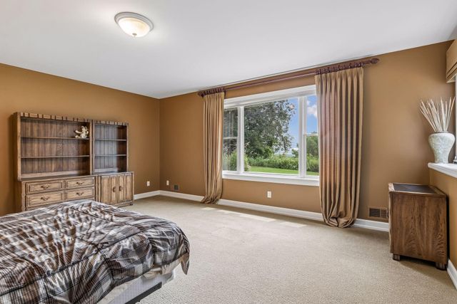 18221 Overland Trail, Eden Prairie, MN 55347