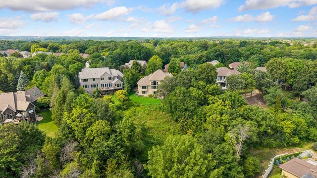 18221 Overland Trail, Eden Prairie, MN 55347