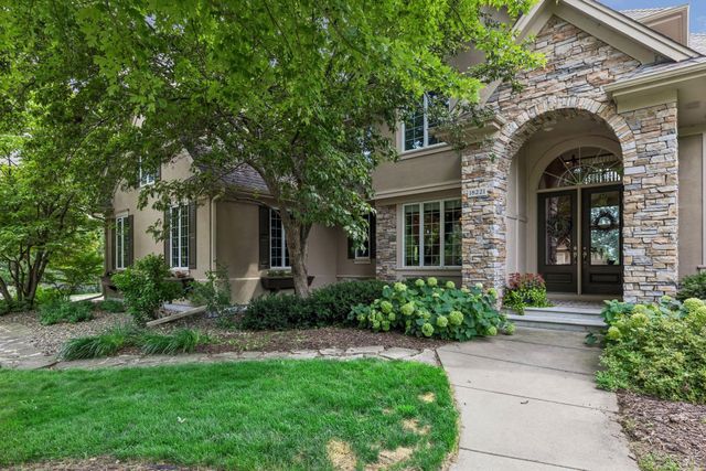 18221 Overland Trail, Eden Prairie, MN 55347
