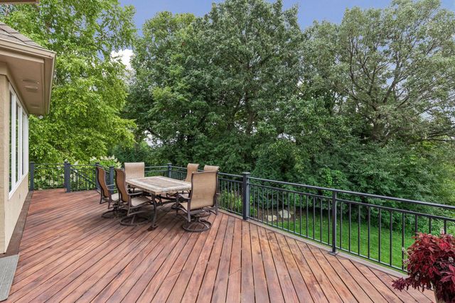 18221 Overland Trail, Eden Prairie, MN 55347