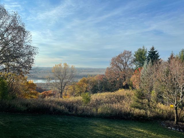 18221 Overland Trail, Eden Prairie, MN 55347