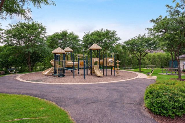 18221 Overland Trail, Eden Prairie, MN 55347