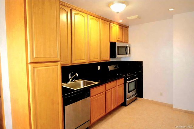 11403 111th Avenue, Richmond Hill, NY 11420