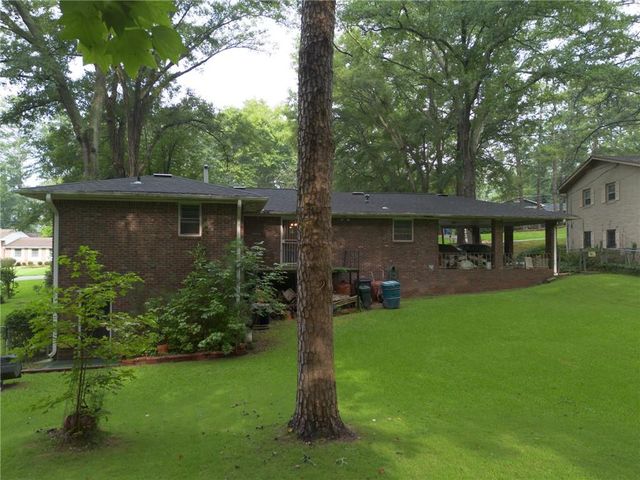 2738 Black Forest Trail SW, Atlanta, GA 30331
