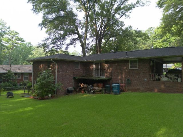 2738 Black Forest Trail SW, Atlanta, GA 30331
