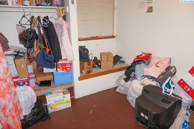 218 E 8th Pl, Kennewick, WA 99336