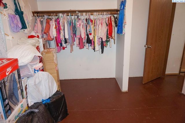 218 E 8th Pl, Kennewick, WA 99336