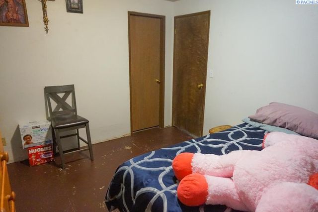 218 E 8th Pl, Kennewick, WA 99336