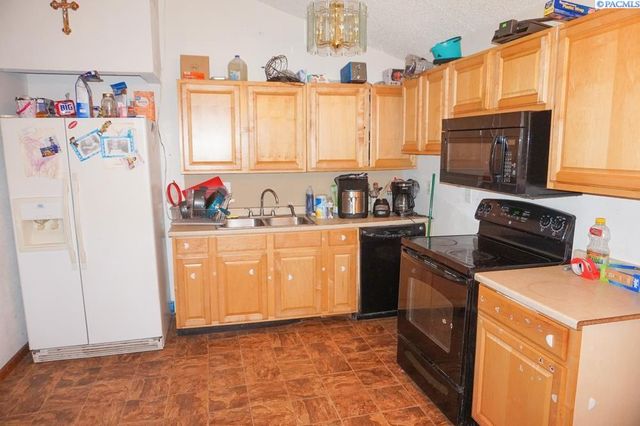 218 E 8th Pl, Kennewick, WA 99336