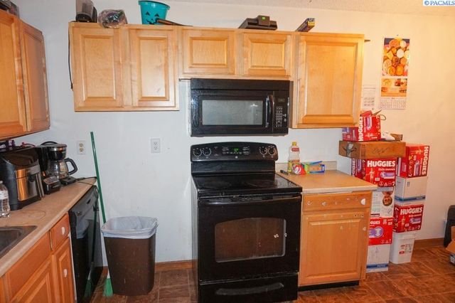 218 E 8th Pl, Kennewick, WA 99336