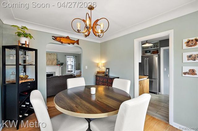 1830 Stanhope Street, Grosse Pointe Woods, MI 48236