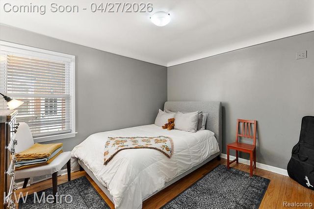 1830 Stanhope Street, Grosse Pointe Woods, MI 48236