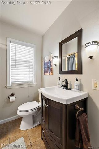 1830 Stanhope Street, Grosse Pointe Woods, MI 48236