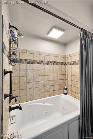 1830 Stanhope Street, Grosse Pointe Woods, MI 48236