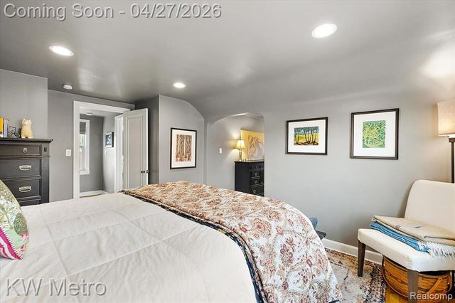 1830 Stanhope Street, Grosse Pointe Woods, MI 48236