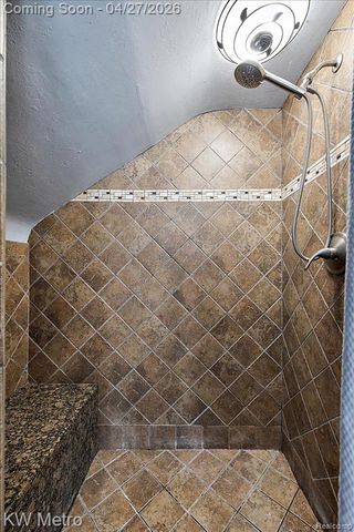 1830 Stanhope Street, Grosse Pointe Woods, MI 48236