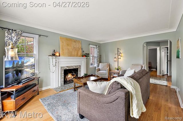 1830 Stanhope Street, Grosse Pointe Woods, MI 48236