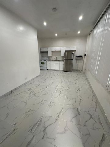 804 Orange Avenue B, Fort Pierce, FL 34950