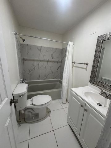 804 Orange Avenue B, Fort Pierce, FL 34950